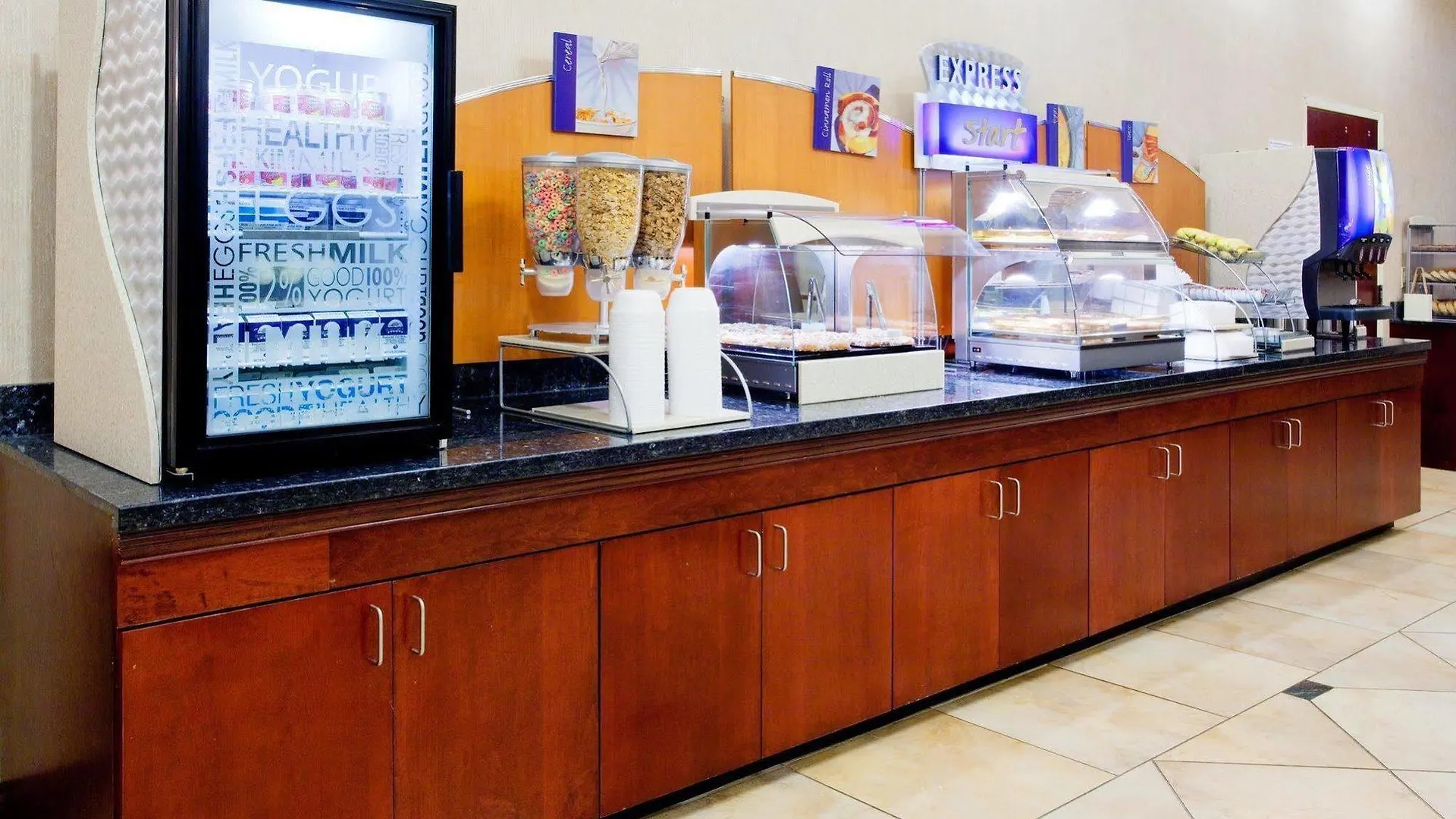 Holiday Inn Express Arrowood By Ihg Charlotte Hotell