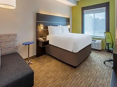 Holiday Inn Express Arrowood By Ihg Charlotte 2*,