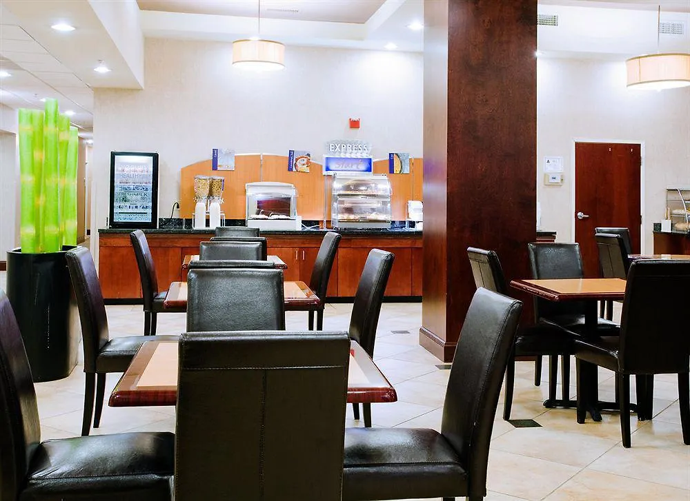 Holiday Inn Express Arrowood By Ihg Charlotte Hotel