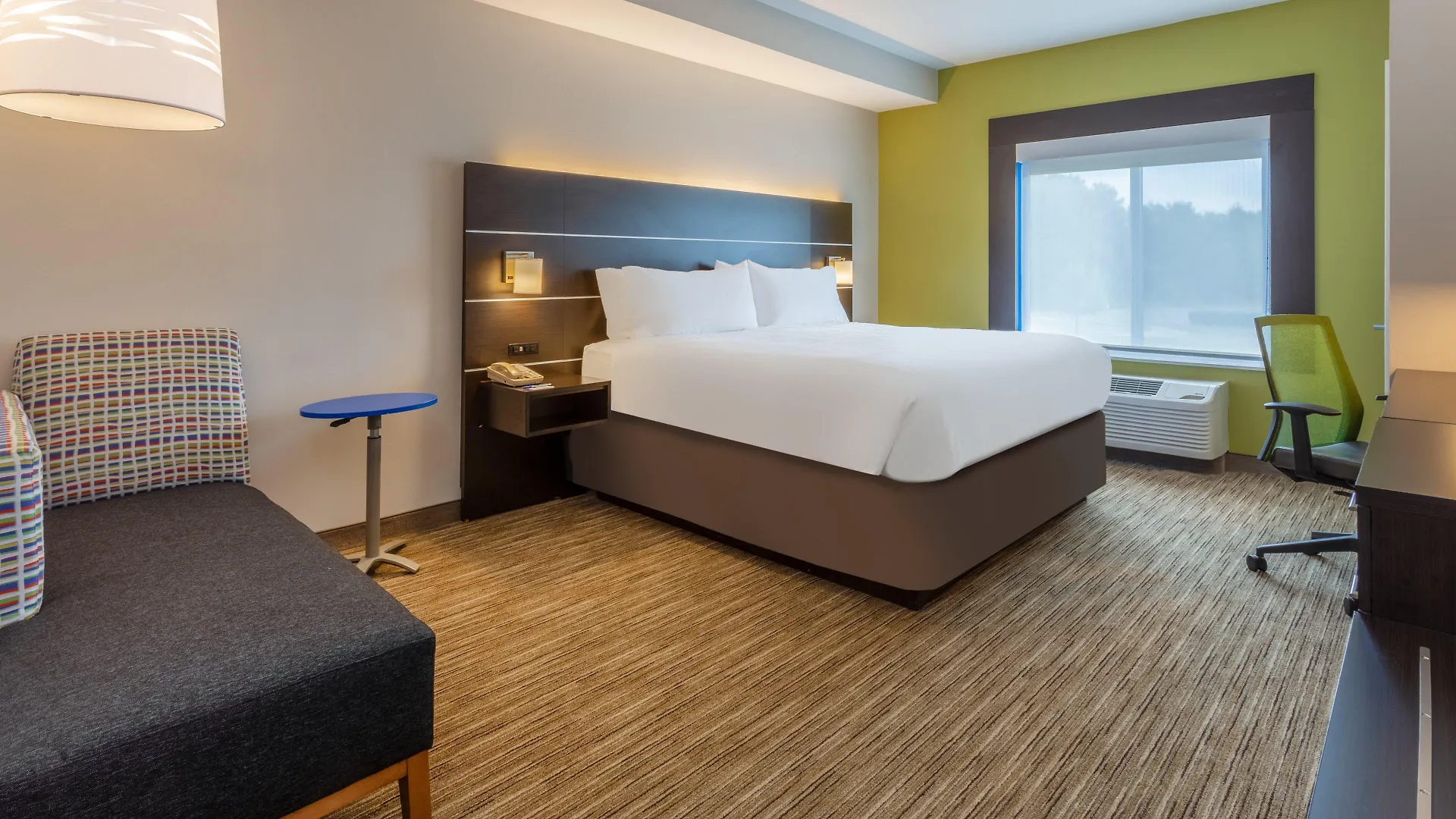Holiday Inn Express Arrowood By Ihg Charlotte