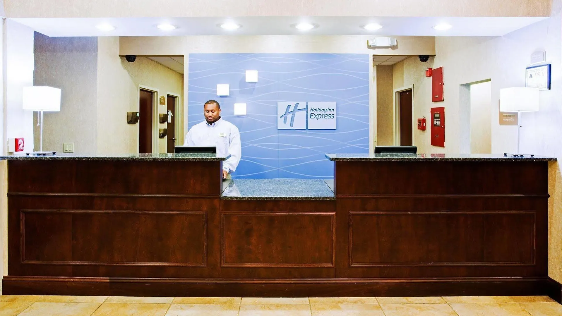 Hotel Holiday Inn Express Arrowood By Ihg Charlotte
