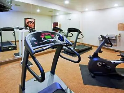 Holiday Inn Express Arrowood By Ihg Charlotte Hotel