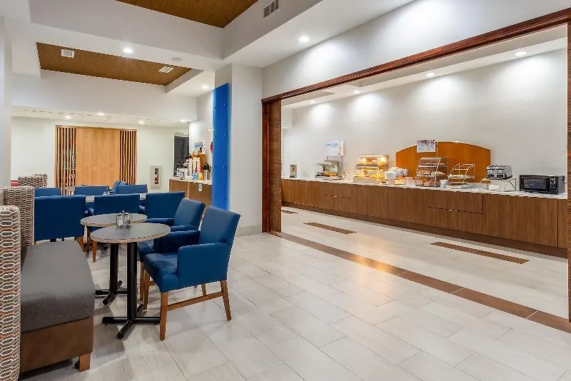 Holiday Inn Express Arrowood By Ihg Charlotte